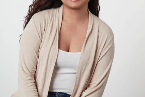 Portrait of Christina, who lives with RRMS.