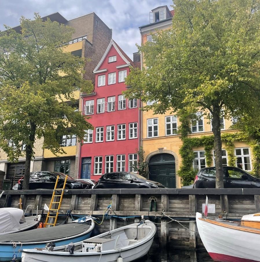 [Colourful scenery along a canal in Copenhagen, Denmark]